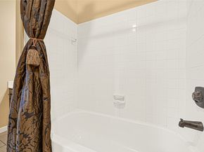 9800 Pagewood Lane 2703, Houston TX 77042