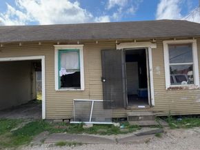 6201 Saint Augustine Street, Houston TX 77021