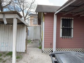 6201 Saint Augustine Street, Houston TX 77021