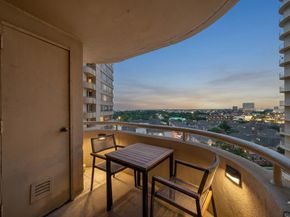 3525 Sage Road 1111, Houston TX 77056