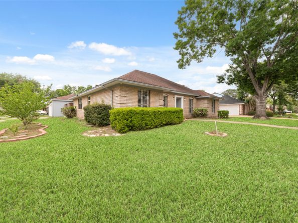 9222 Chesney Downs Drive, Houston TX 77083