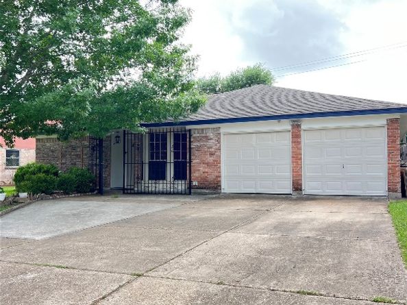 15119 Mcleod Drive, Houston TX 77060
