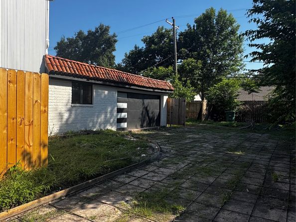 5851 S Braeswood Boulevard, Houston TX 77096