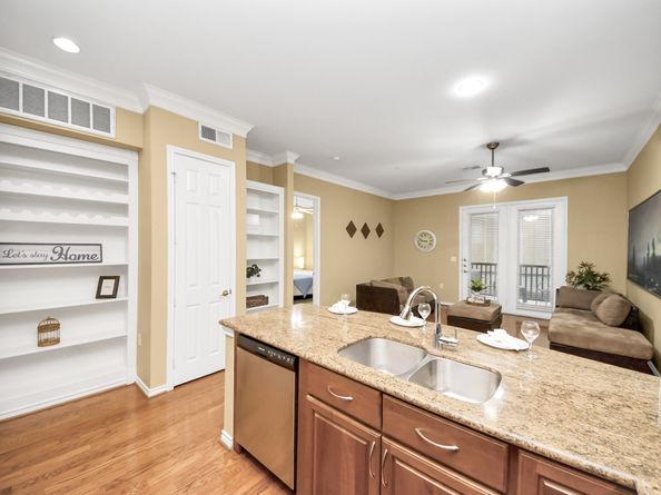 2400 Mccue Road 118, Houston TX 77056