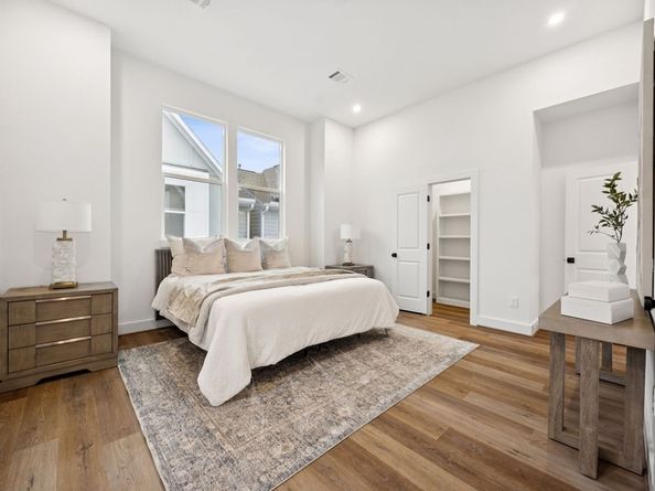 2125C Hoskins Drive, Houston TX 77080