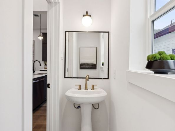 2125C Hoskins Drive, Houston TX 77080