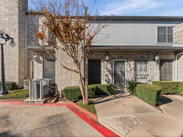 7294 Regency Square Ct, Houston TX 77036