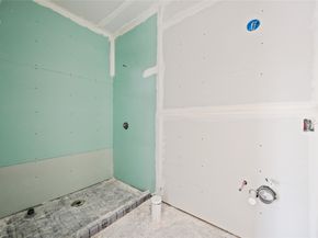 801 E 32nd 1/2 Street, Houston TX 77022