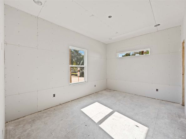 801 E 32nd 1/2 Street, Houston TX 77022