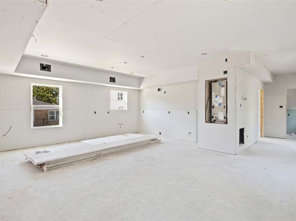 801 E 32nd 1/2 Street, Houston TX 77022