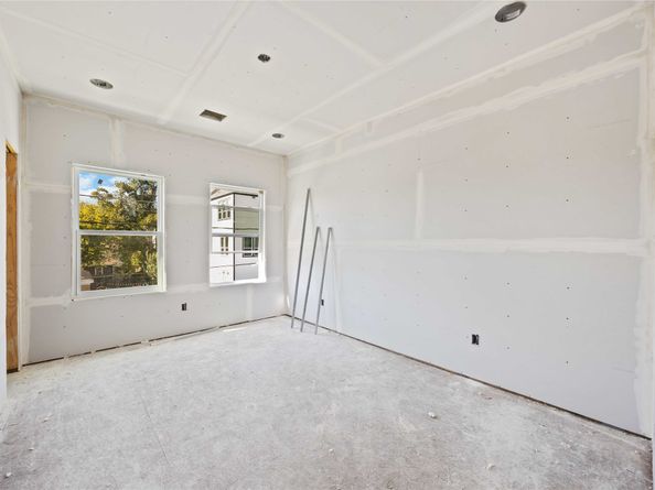 801 E 32nd 1/2 Street, Houston TX 77022