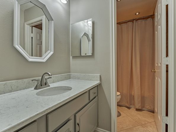 147 Wynnoak, The Woodlands TX 77382