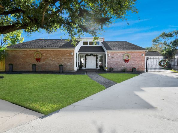 11307 Overbrook Lane, Houston TX 77077