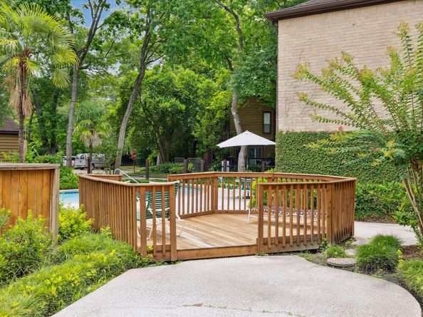 11711 Memorial Drive 127, Houston TX 77024