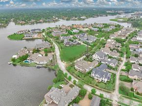 22 E Shore Drive, The Woodlands TX 77380