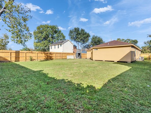 8214 Woodlyn Road, Houston TX 77028