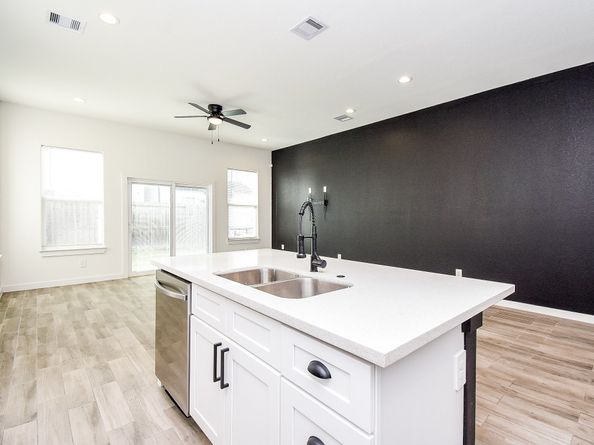 6828 Liverpool, Houston TX 77021