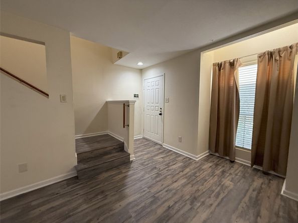 2100 Wilcrest Drive 107, Houston TX 77042