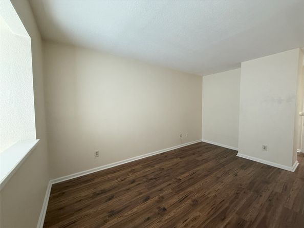 2100 Wilcrest Drive 107, Houston TX 77042