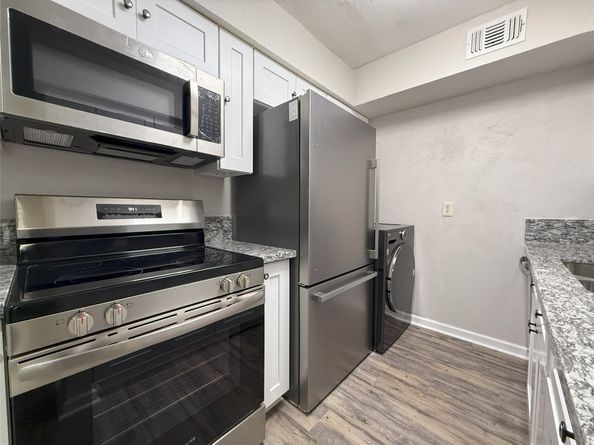 2100 Wilcrest Drive 107, Houston TX 77042