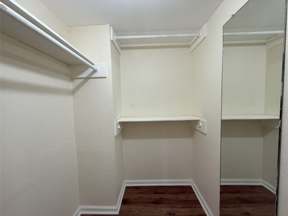 2100 Wilcrest Drive 107, Houston TX 77042