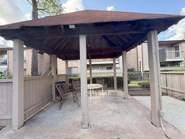 2100 Wilcrest Drive 107, Houston TX 77042