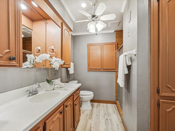 5302 Saxon Dr Drive, Houston TX 77092