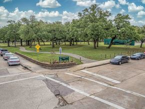 5302 Saxon Dr Drive, Houston TX 77092