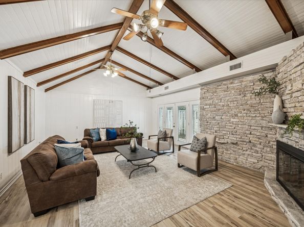 5302 Saxon Dr Drive, Houston TX 77092