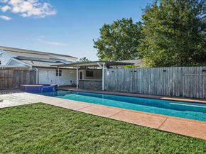 5302 Saxon Dr Drive, Houston TX 77092