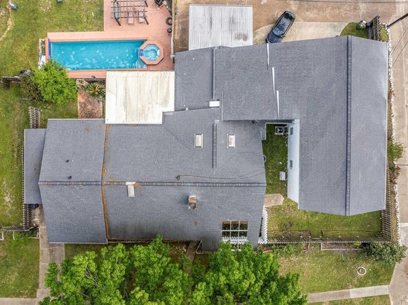 5302 Saxon Dr Drive, Houston TX 77092