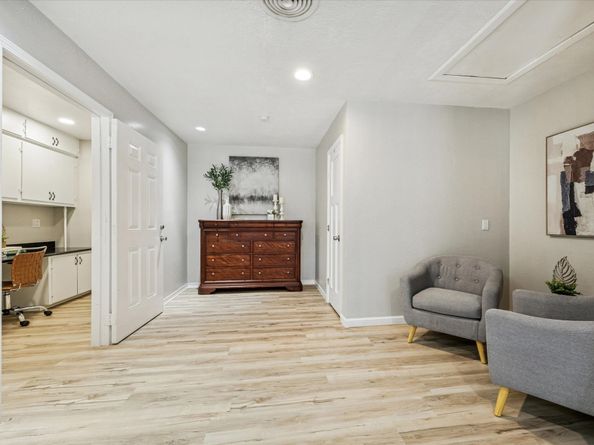 5302 Saxon Dr Drive, Houston TX 77092