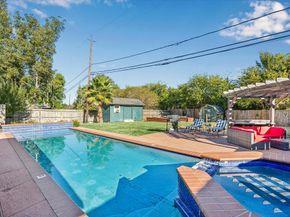 5302 Saxon Dr Drive, Houston TX 77092