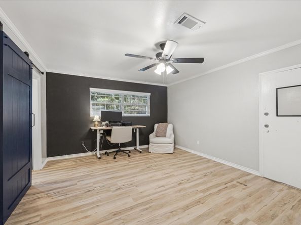 5302 Saxon Dr Drive, Houston TX 77092