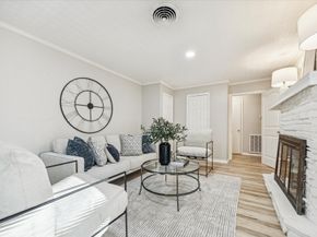 5302 Saxon Dr Drive, Houston TX 77092