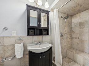 5302 Saxon Dr Drive, Houston TX 77092