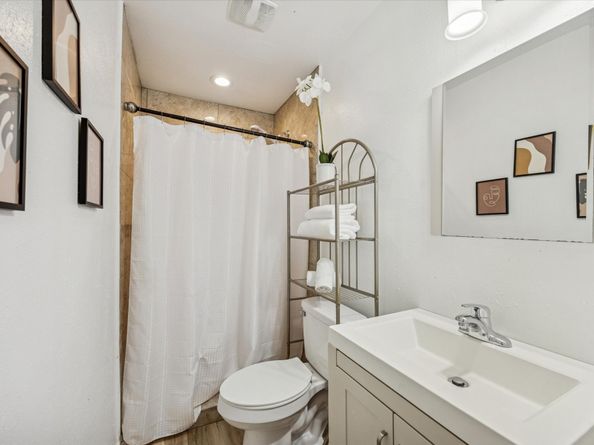 5302 Saxon Dr Drive, Houston TX 77092