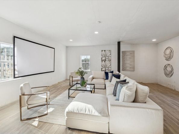 5302 Saxon Dr Drive, Houston TX 77092