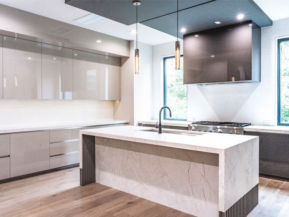 409 W Saulnier Street, Houston TX 77019