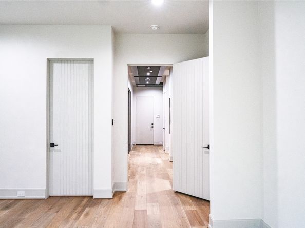 409 W Saulnier Street, Houston TX 77019