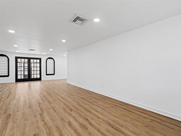 5823 Ettrick Drive, Houston TX 77035