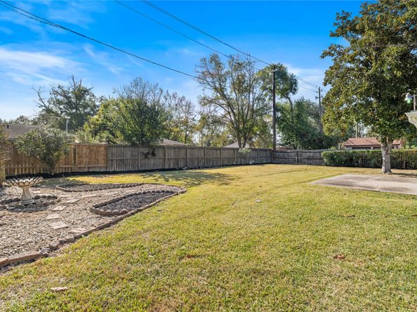 5823 Ettrick Drive, Houston TX 77035