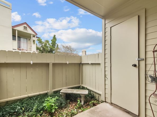 2120 El Paseo Street 1403, Houston TX 77054