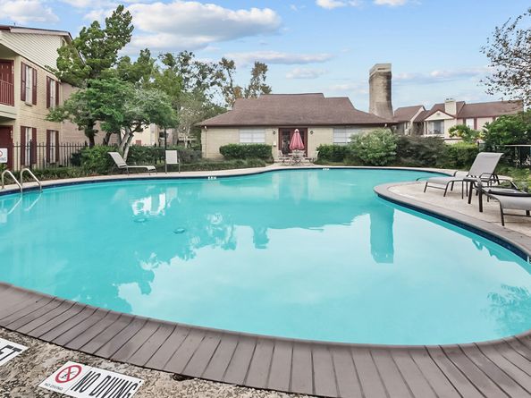 2120 El Paseo Street 1403, Houston TX 77054