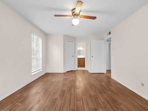 2120 El Paseo Street 1403, Houston TX 77054