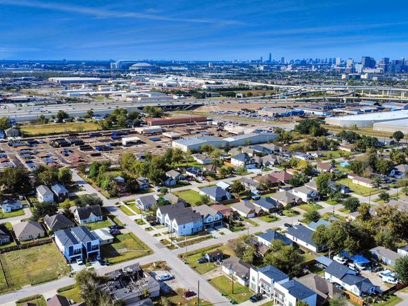 3329 Stassen Street, Houston TX 77051