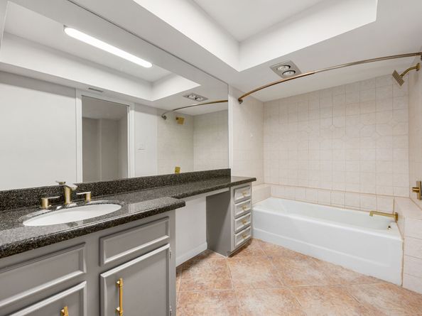 1746 S Gessner Road, Houston TX 77063