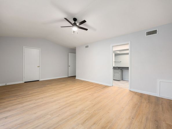 1746 S Gessner Road, Houston TX 77063