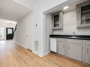 1746 S Gessner Road, Houston TX 77063