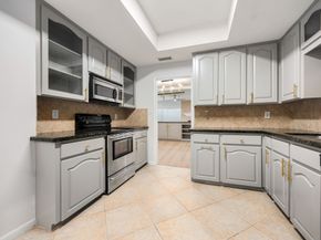 1746 S Gessner Road, Houston TX 77063